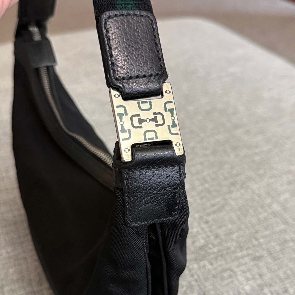 Gucci Shoulder Bag with Green-Trim Strap - Picture 2 of 7